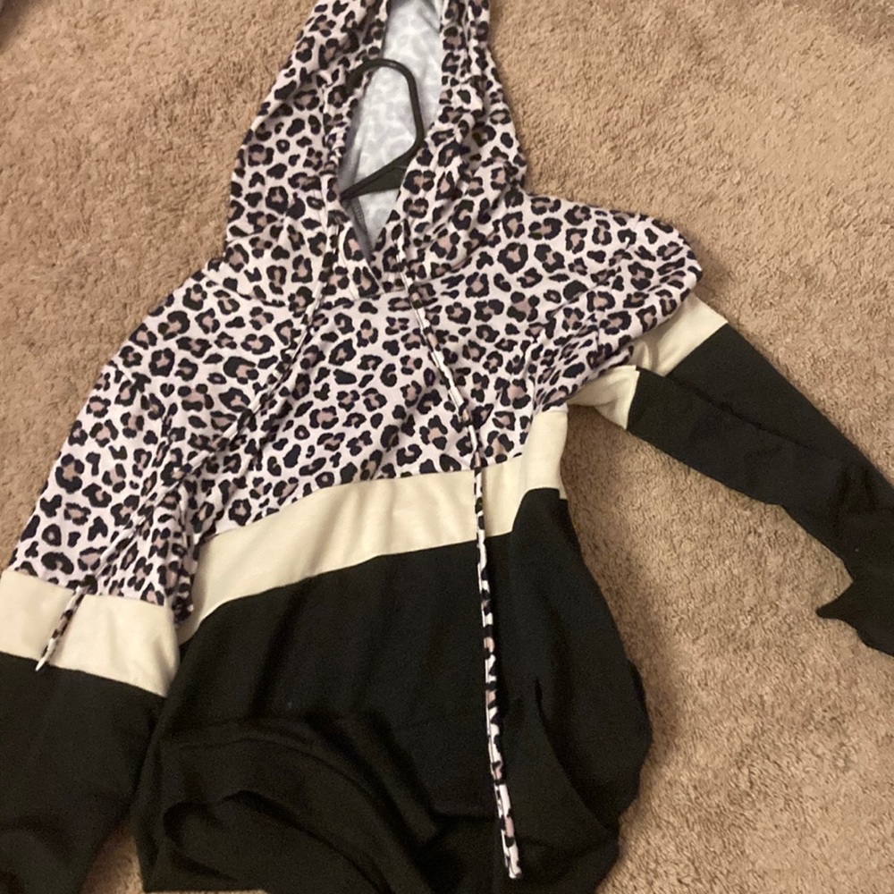 Leopard print hoodie, size small
